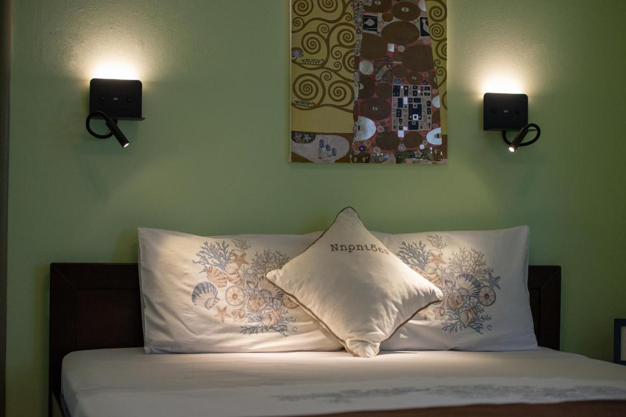 Niriides Hotell Porto Koufo Exteriör bild