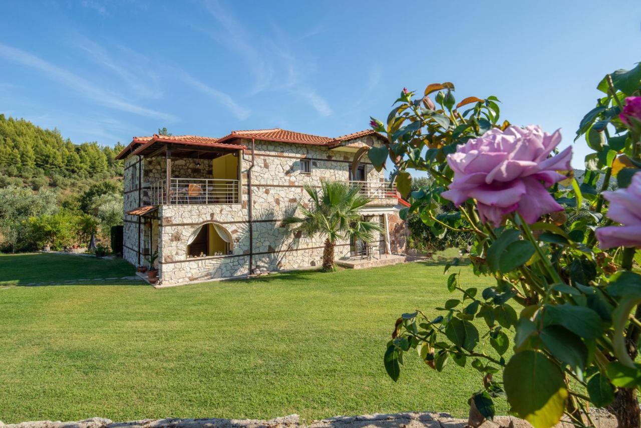 Niriides Hotell Porto Koufo Exteriör bild