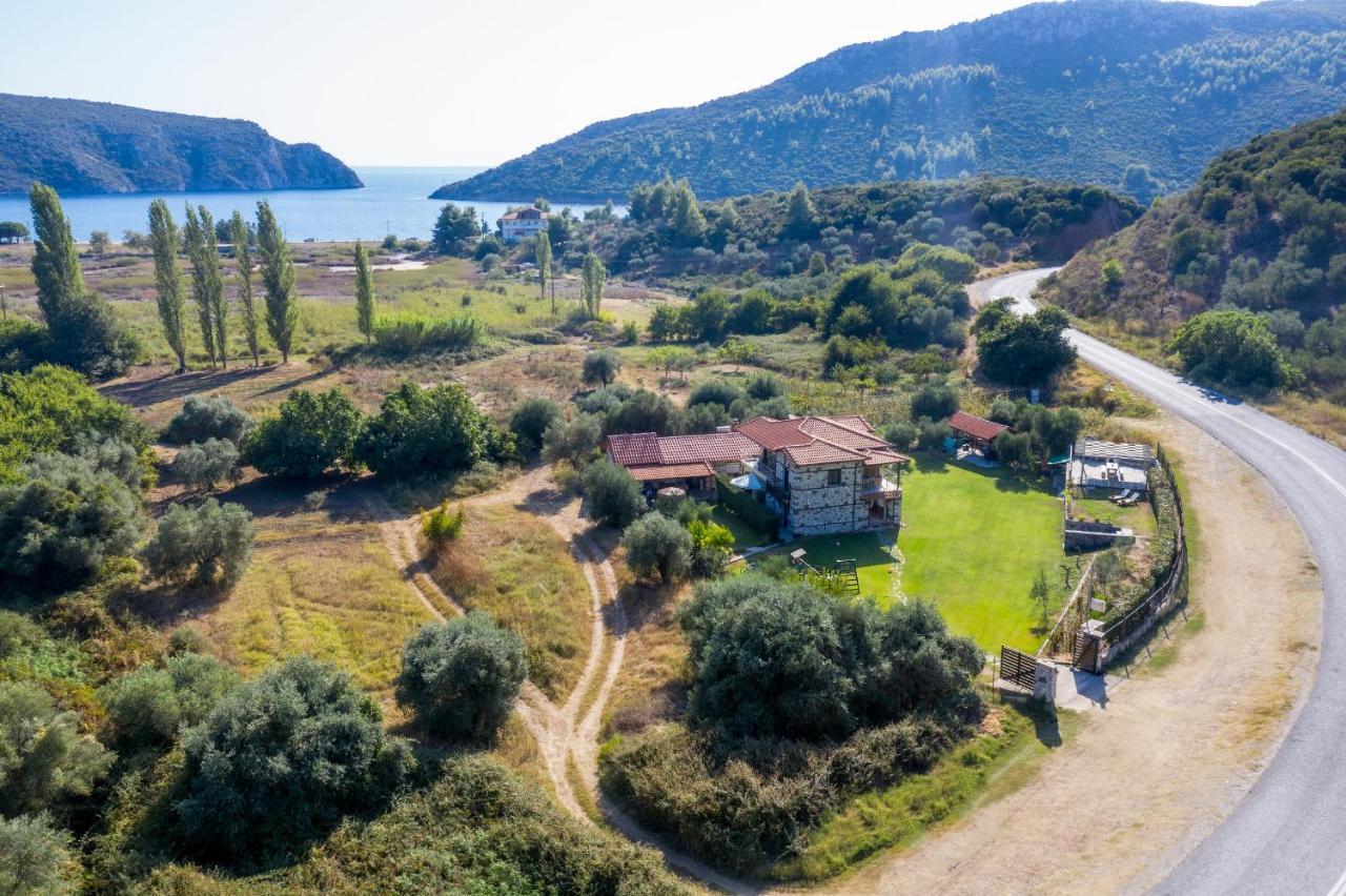 Niriides Hotell Porto Koufo Exteriör bild